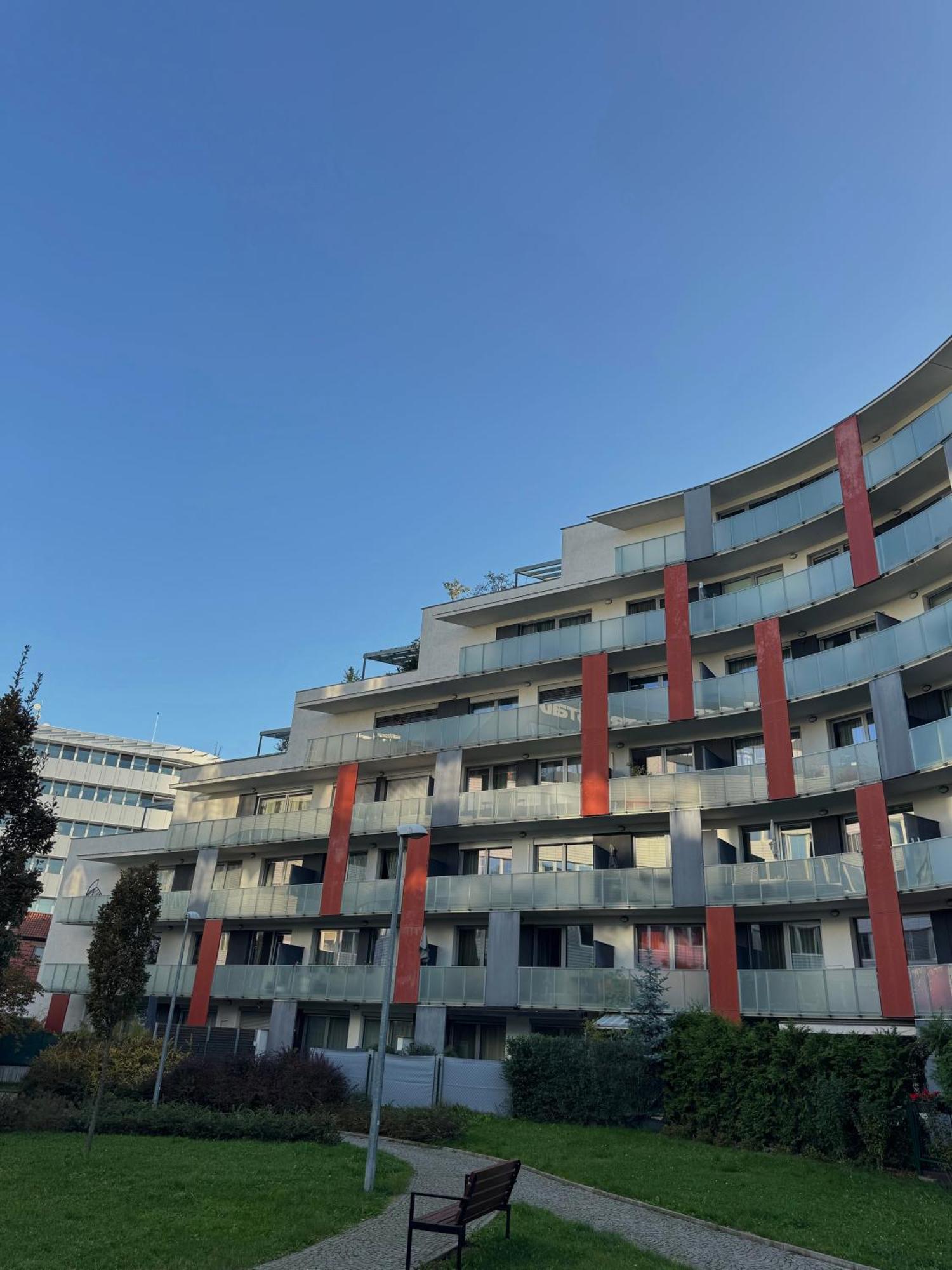 Apartman Palma - 15 Min Od Centra Prahy Prague Ngoại thất bức ảnh